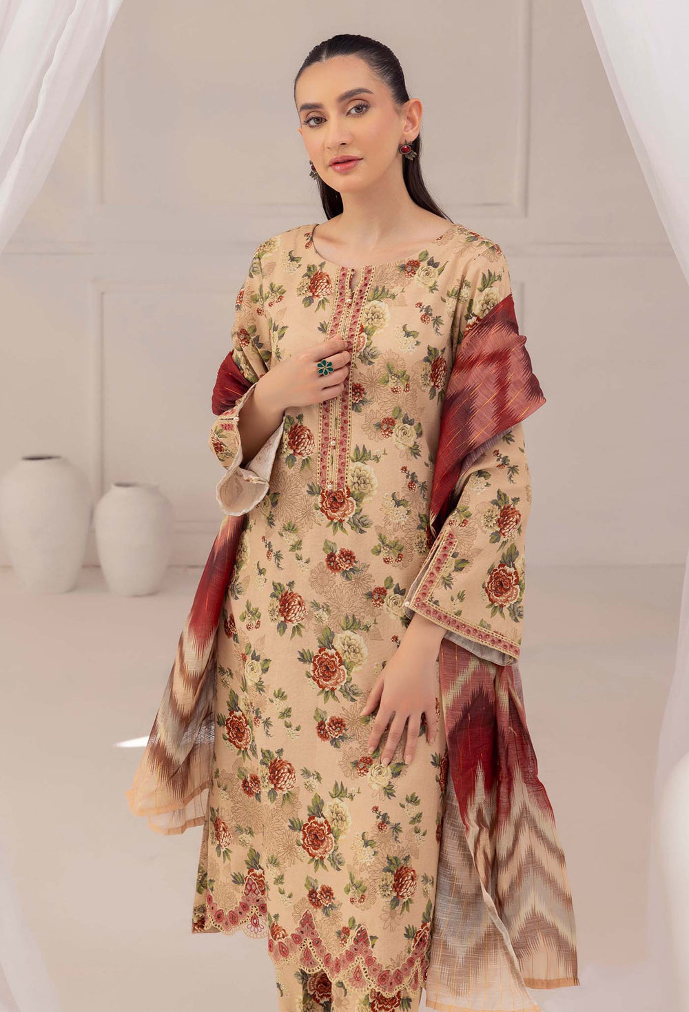 Baroque Bana Dori Karandi 2025 – Digital Printed Karandi 3Pc Suit with shirt, sleeves, trouser, and dupatta
