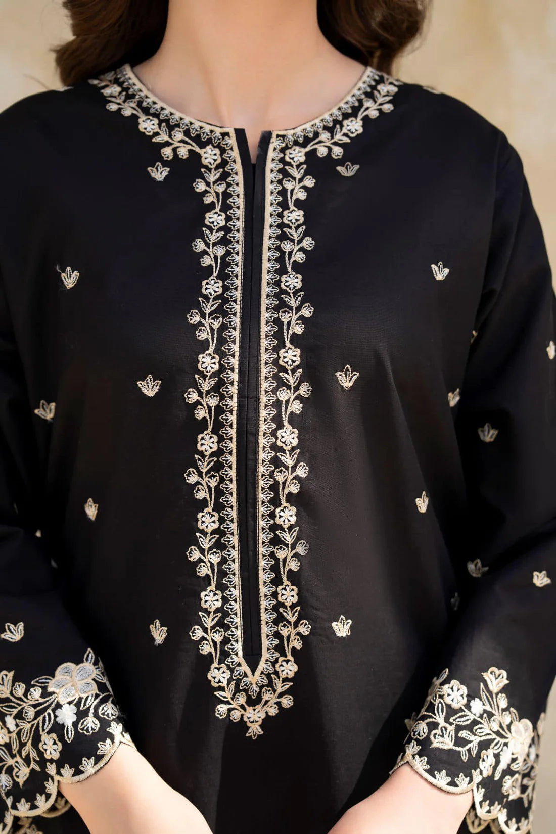 Unstitched LAAM Dhanak 3PC Embroidered Suit