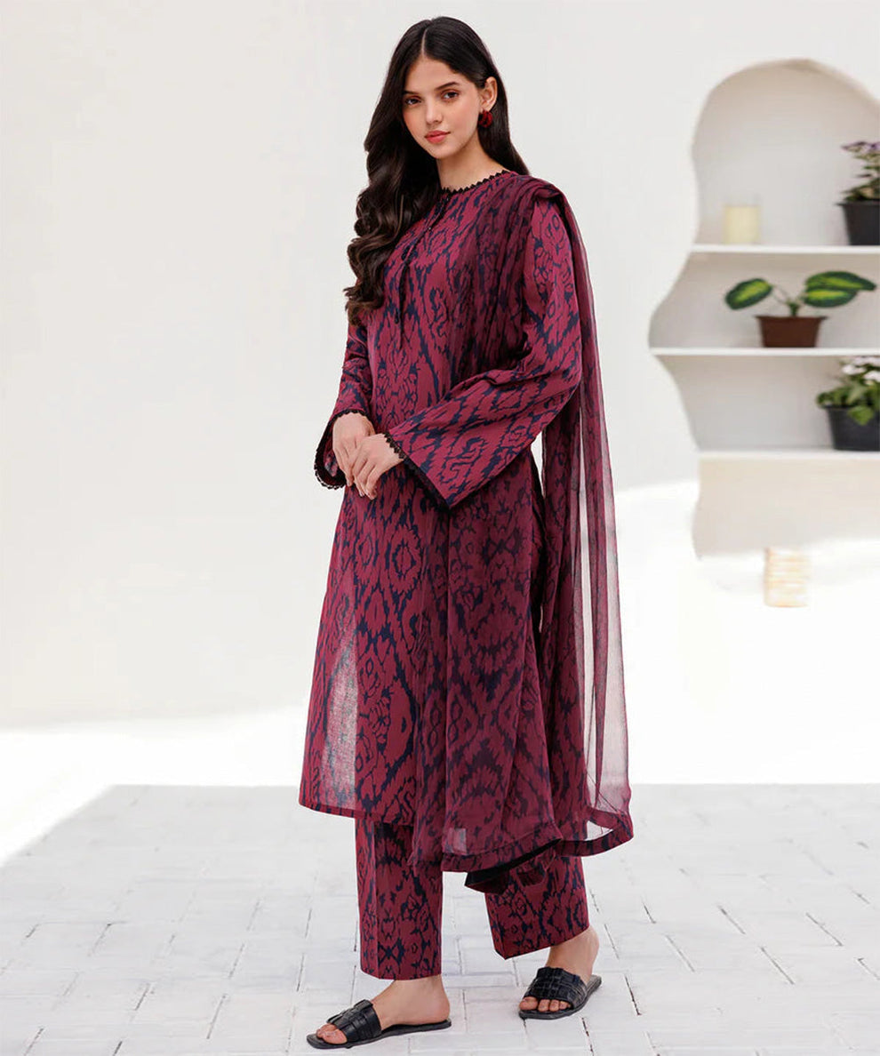 Baroque Bana Dori Karandi 2025 – Digital Printed Karandi 3Pc Suit with shirt, sleeves, trouser, and dupatta
