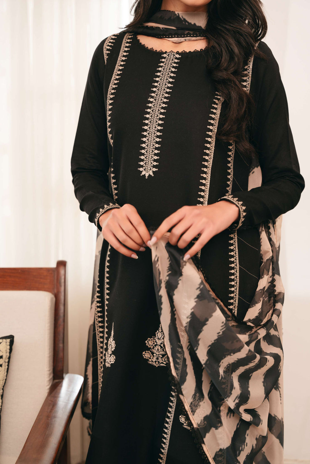 Zara Shahjahan Dhanak 3PC Embroidered Suit