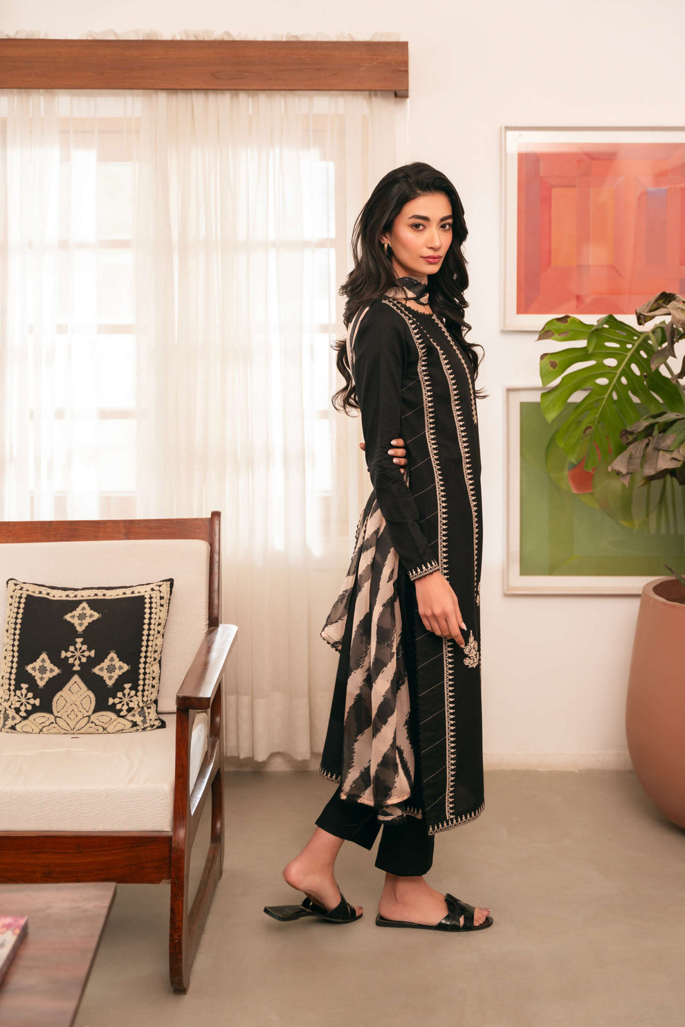 Zara Shahjahan Dhanak 3PC Embroidered Suit