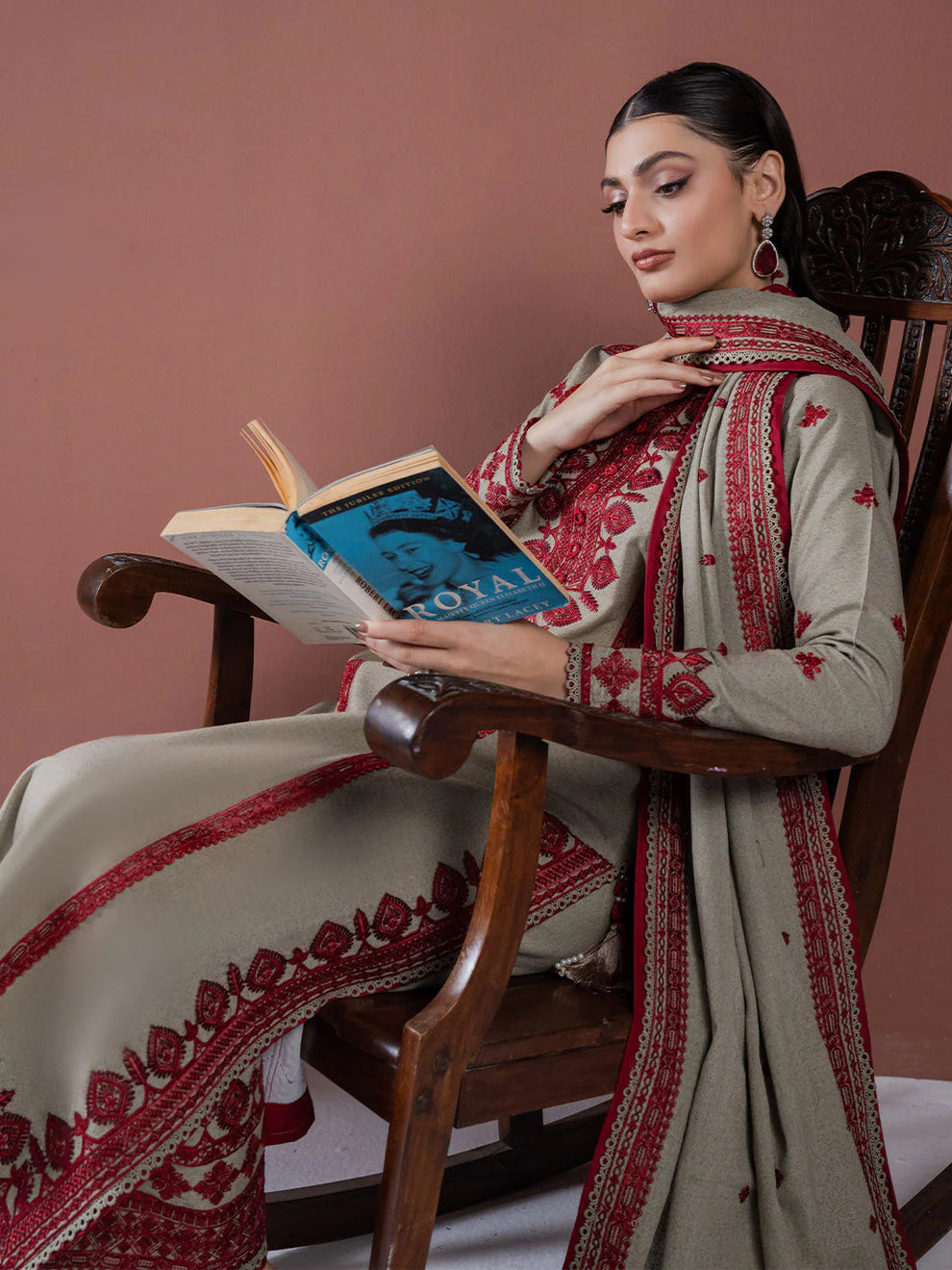Asim Jofa Winter Dhanak embroidered 3pc suit with embroidered shawl