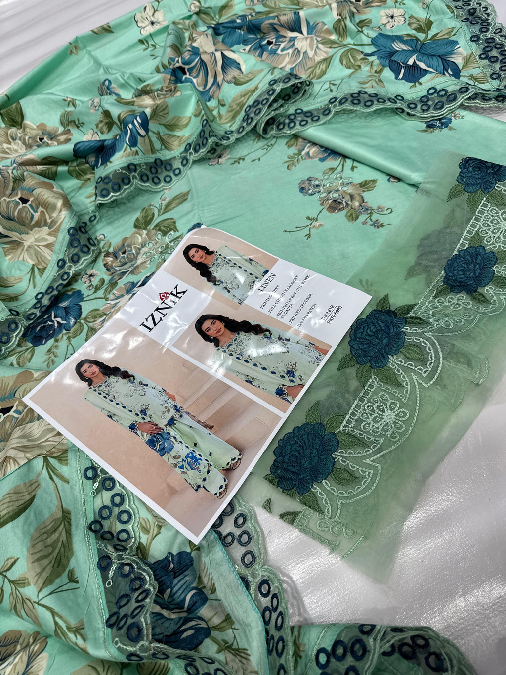 Iznik Winter 2025 embroidered linen 3pc suit with printed dupatta & chikankari front