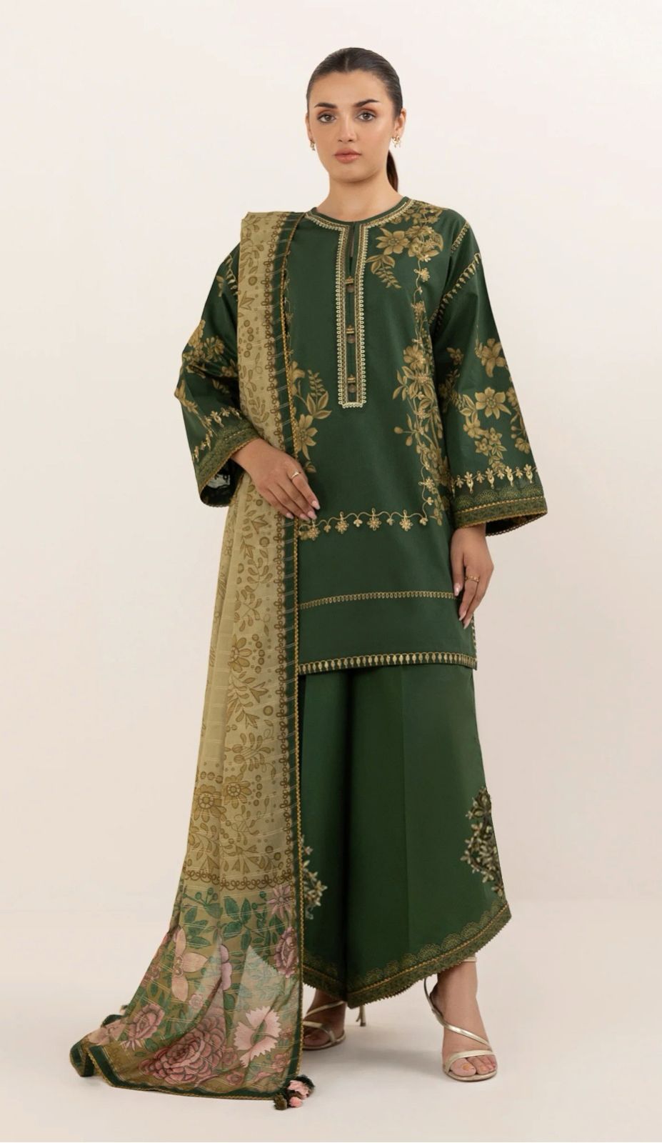 Sapphire Winter 2025 Dhanak embroidered 3pc suit with Pashmina wool shawl