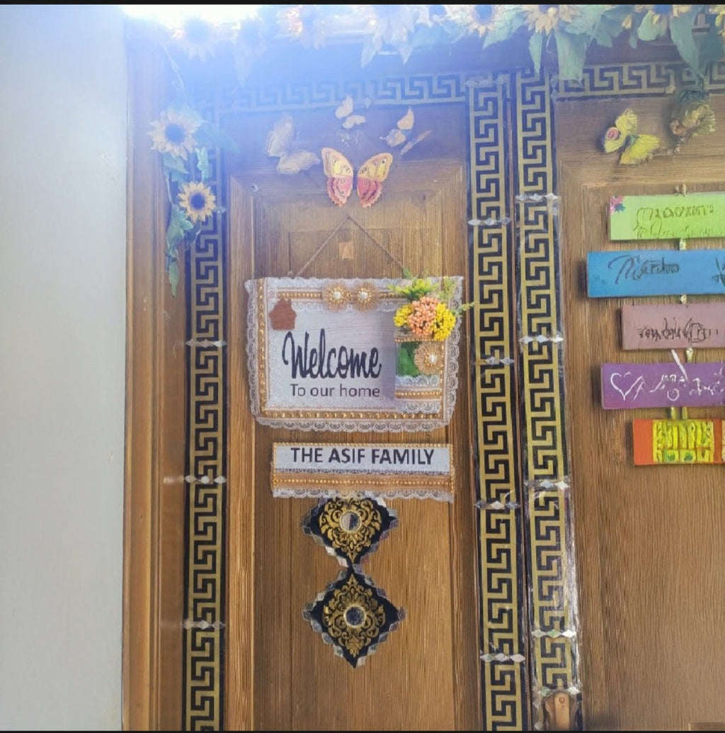 Customized MDF wall hanging, 12x12 inch, 4 mm thickness, high-resolution waterproof digital print, simple and easy to hang.
