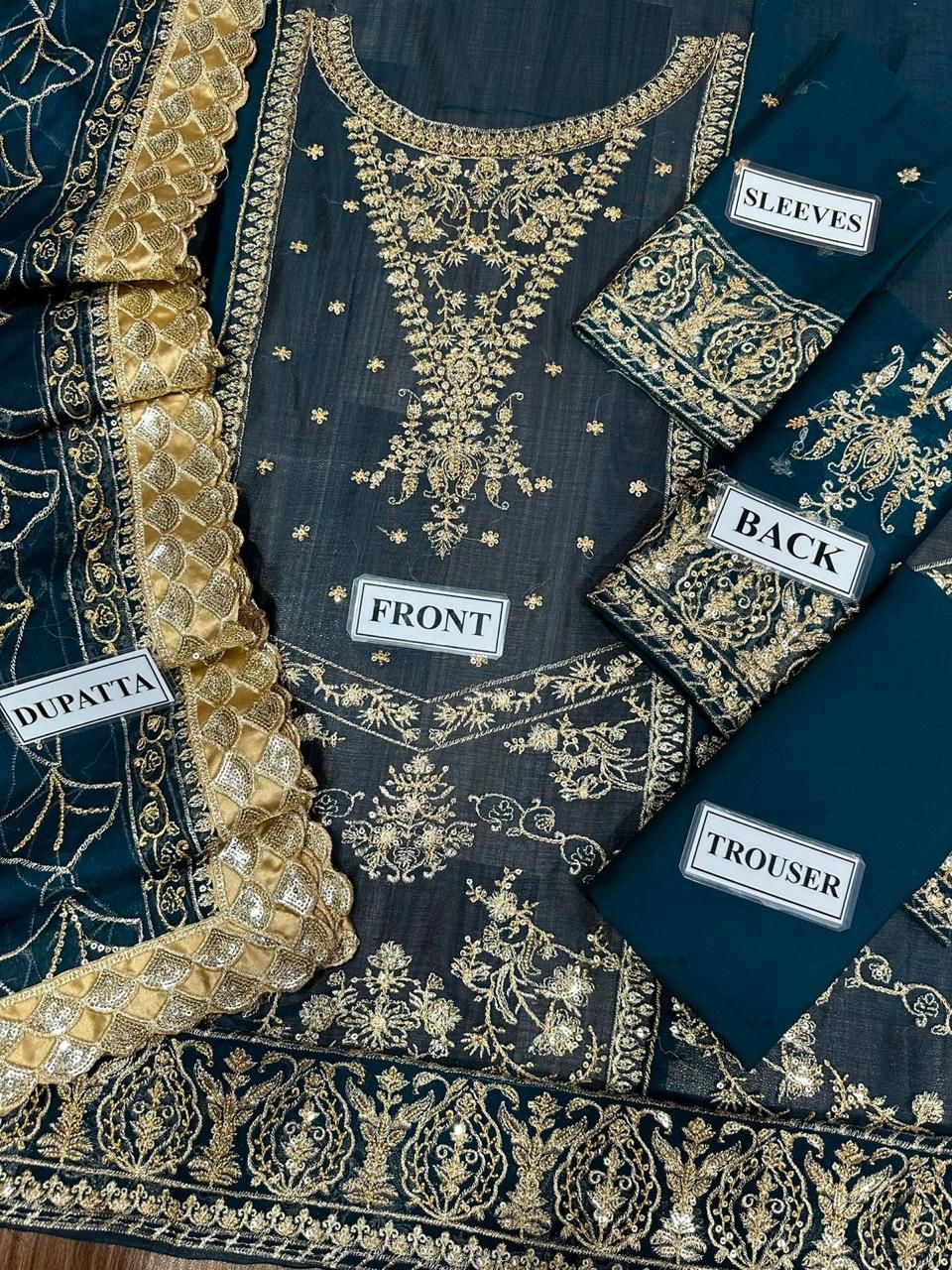 Asim Jofa Luxury Collection ✨
💃 Elegant. Classy. Timeless.